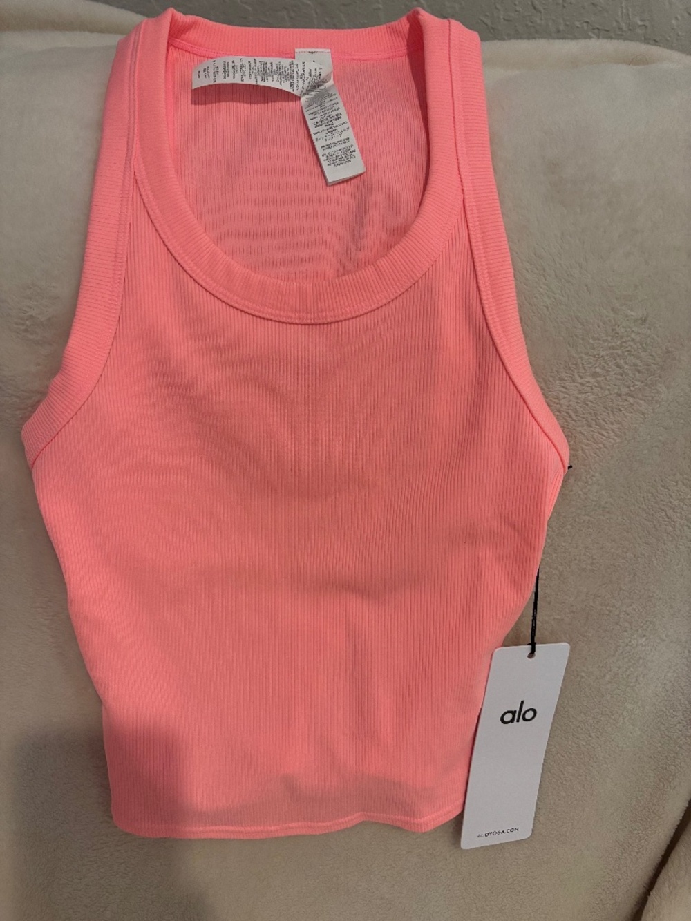 Alo Goddess Tank Neon Bubblegum XS